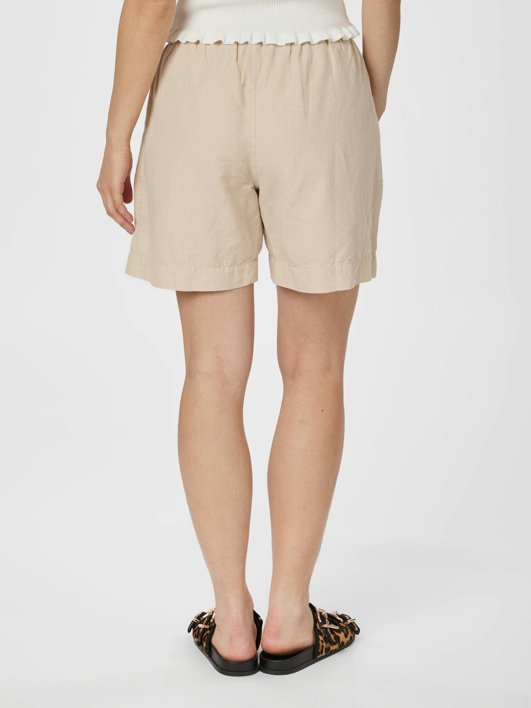 Neo Noir Shea Linen Shorts Sand