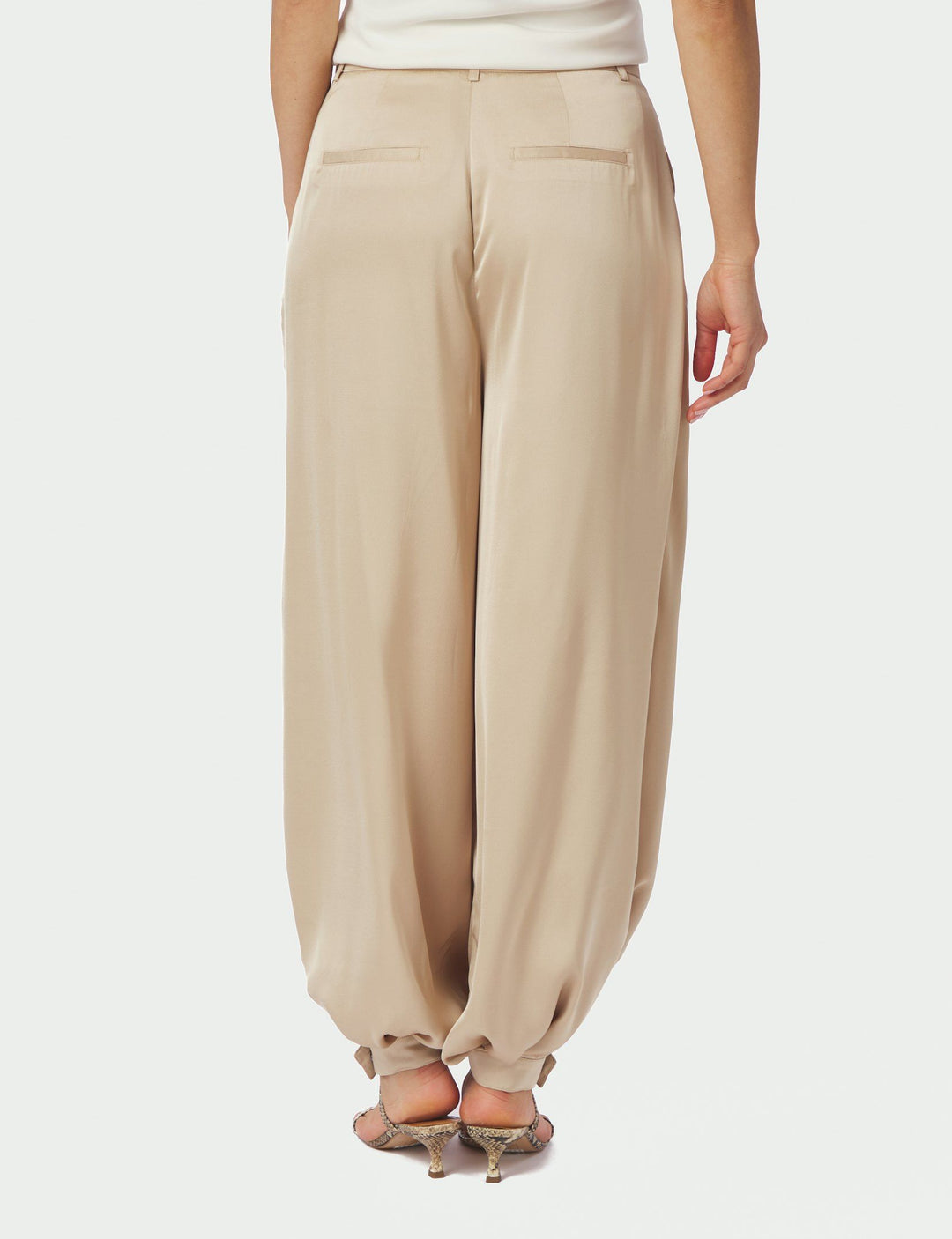 Neo Noir FAYLA DRAPY SATIN BALLOON PANTS Dark Sand