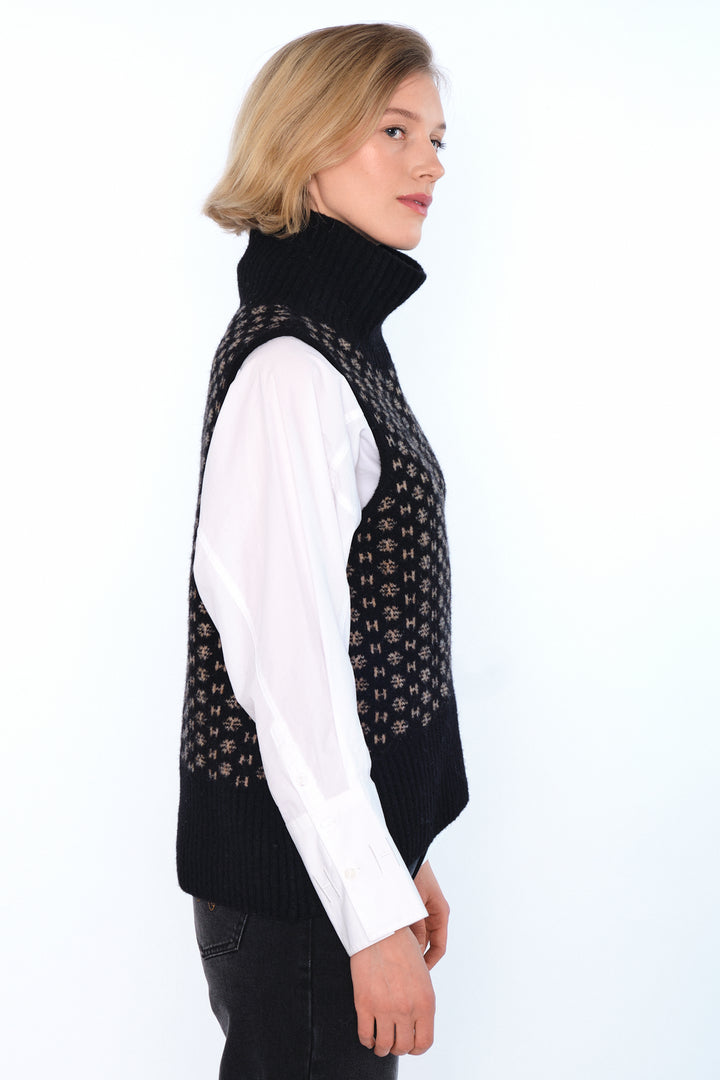 Hést LOGO Vest Jet Black