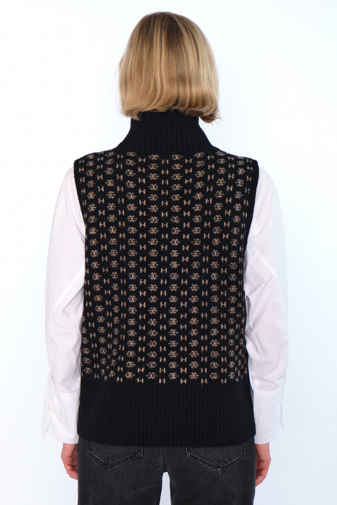 Hést LOGO Vest Jet Black