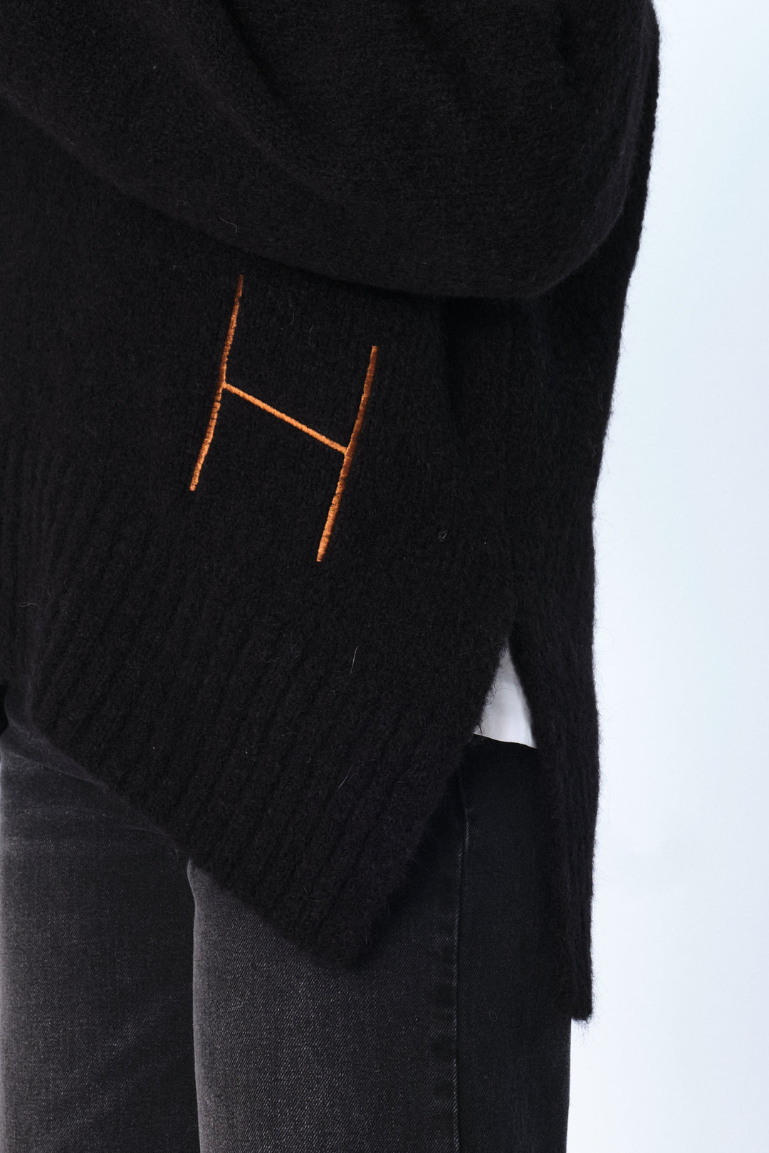 Hést SOFIE V-neck Sweater Jet Black