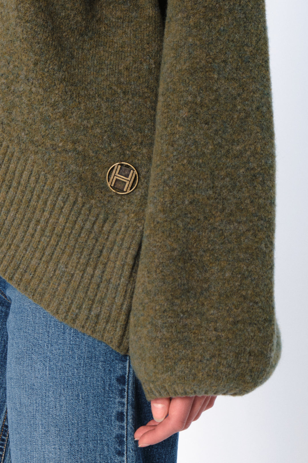Hést Patch Short Sweater Winter Moss