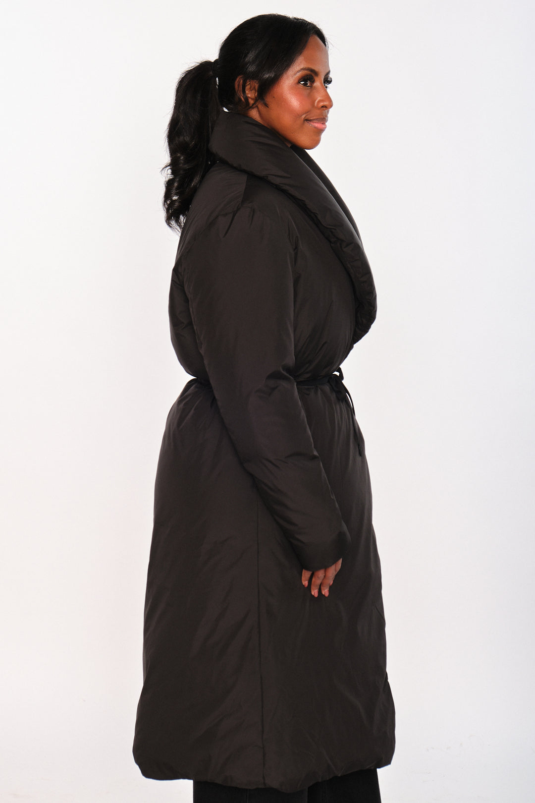 Hést VEDA Coat Jet Black