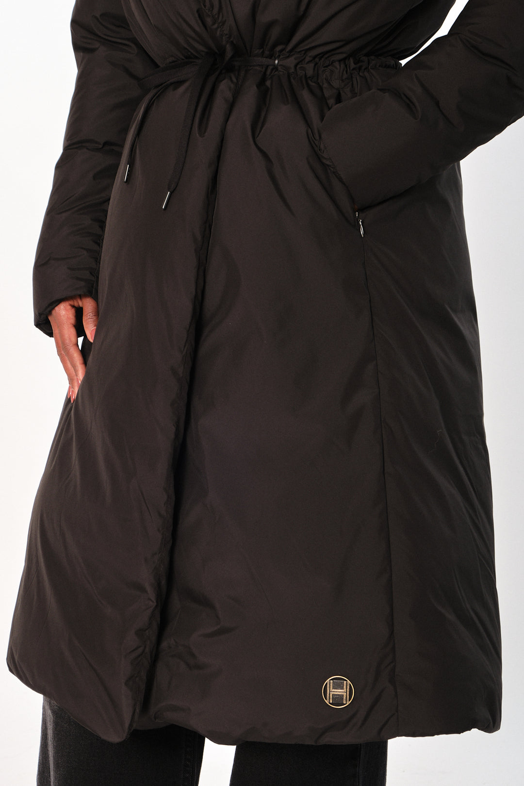 Hést VEDA Coat Jet Black