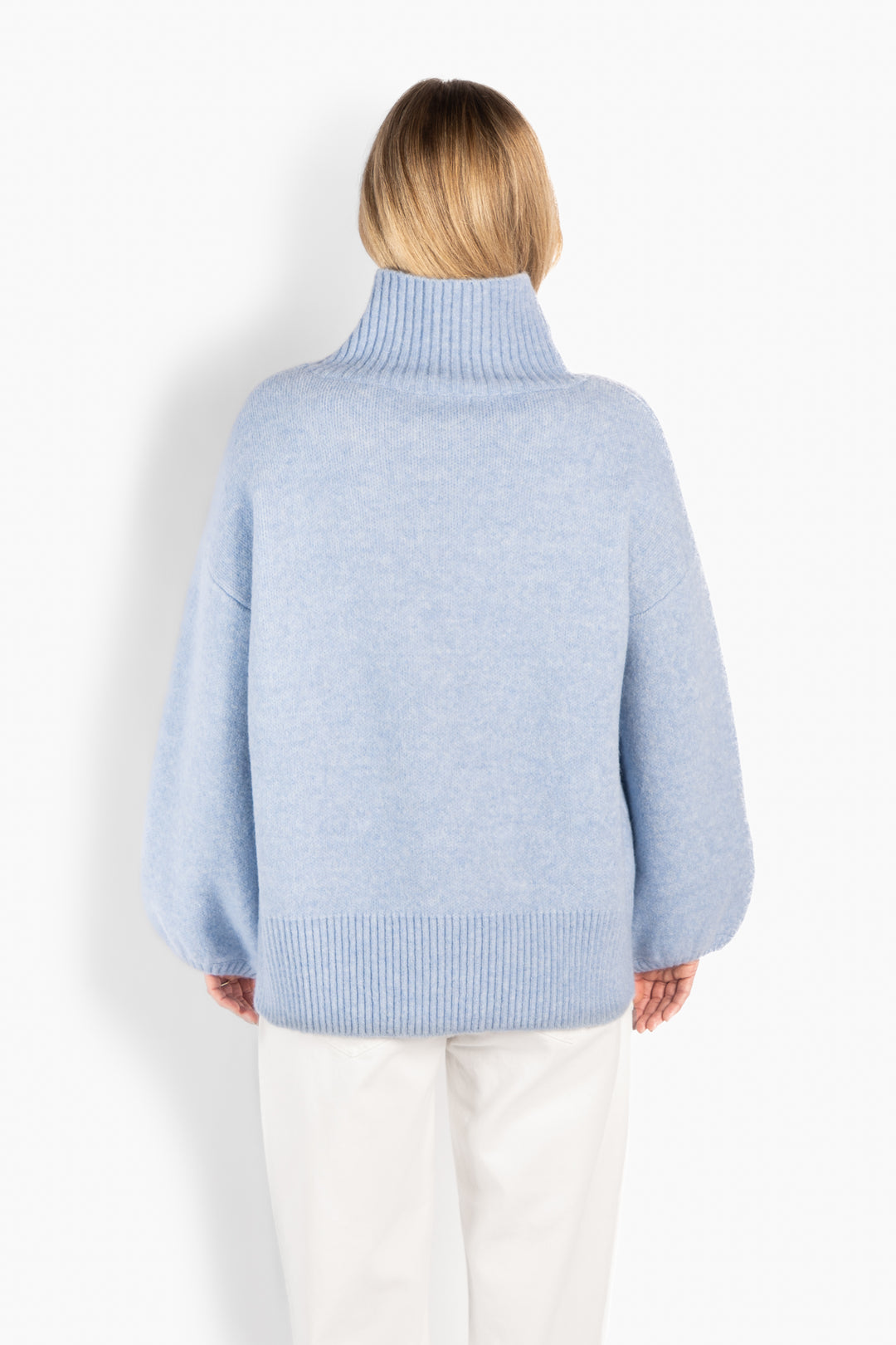 HÉST Patch Short Sweater Skyway