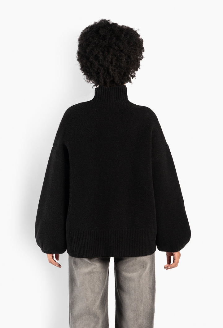 Fam Patch Short Sweater Jet Black