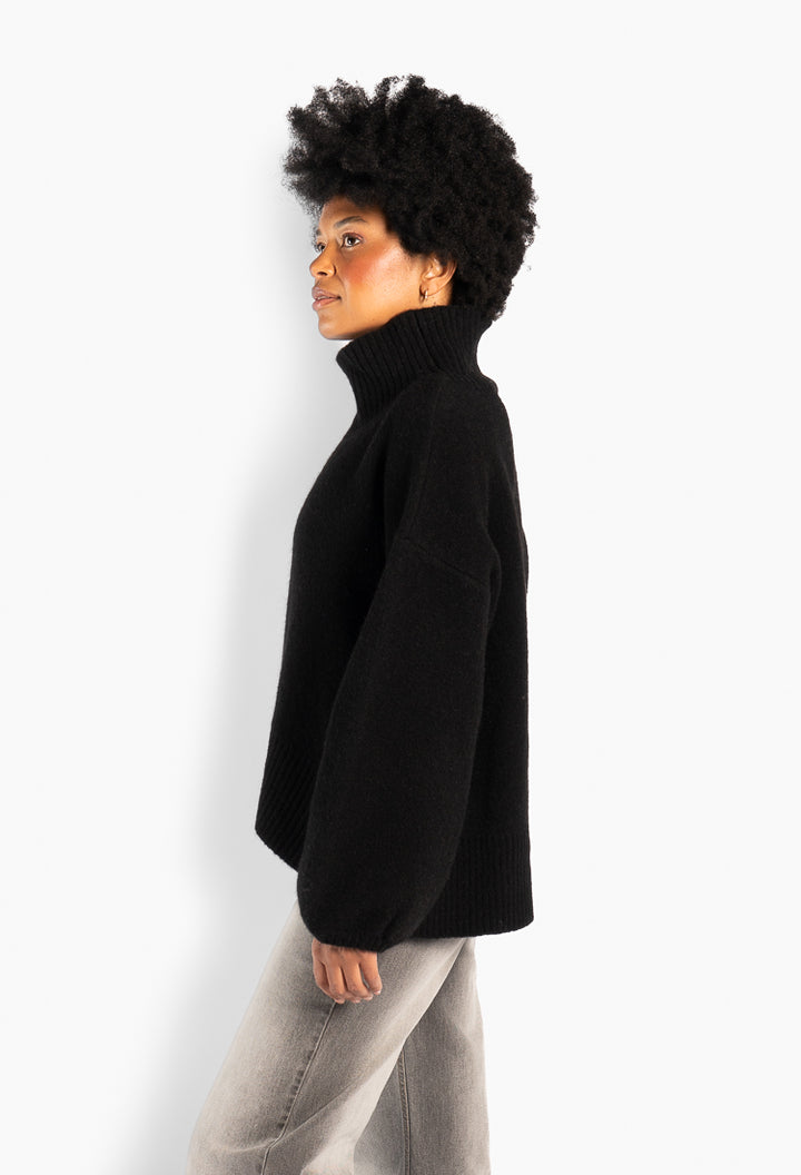 Fam Patch Short Sweater Jet Black