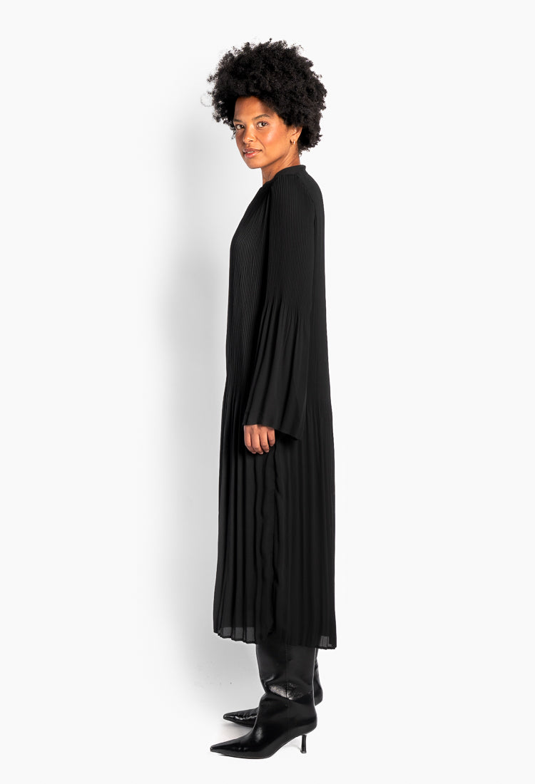 Mila Dress 9000 Jet Black