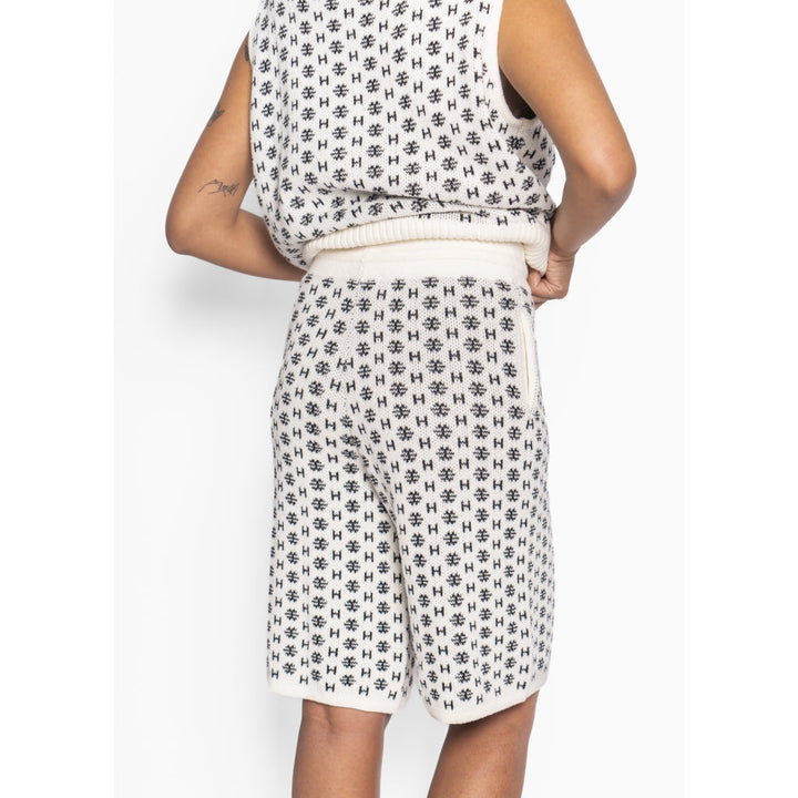 Hést Logo Shorts White Alyssum